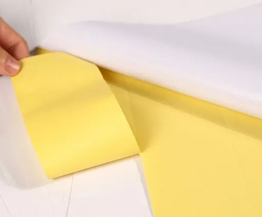 Giấy decal tự dính